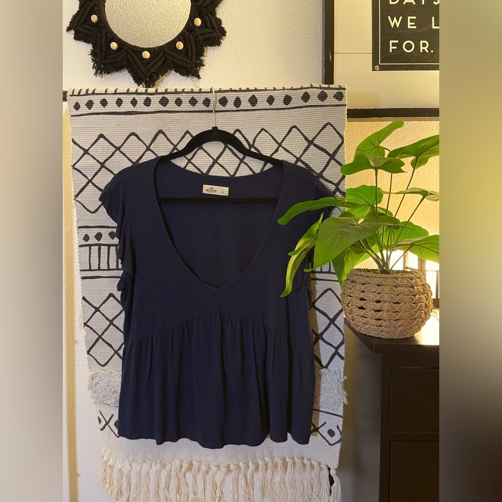 Hollister size Large cute top